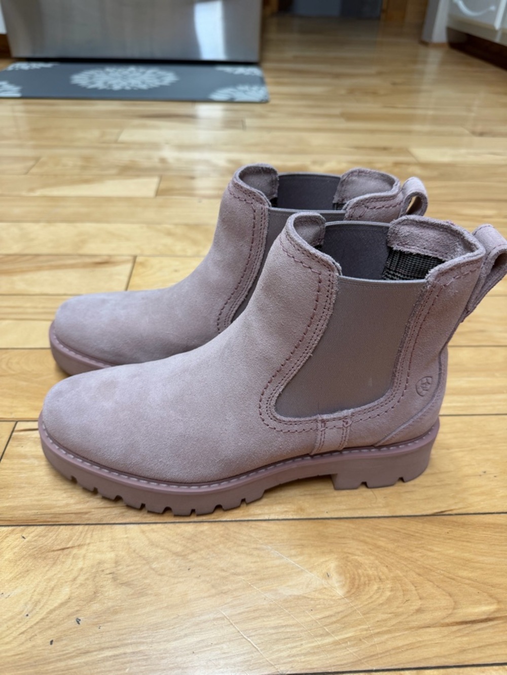 ARIAT WEXFORD LUG CHELSEA BOOTS - Picture 4 of 6